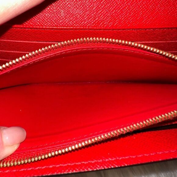 Louis Vuitton Sarah Wallet EUC - Picture 7 of 15